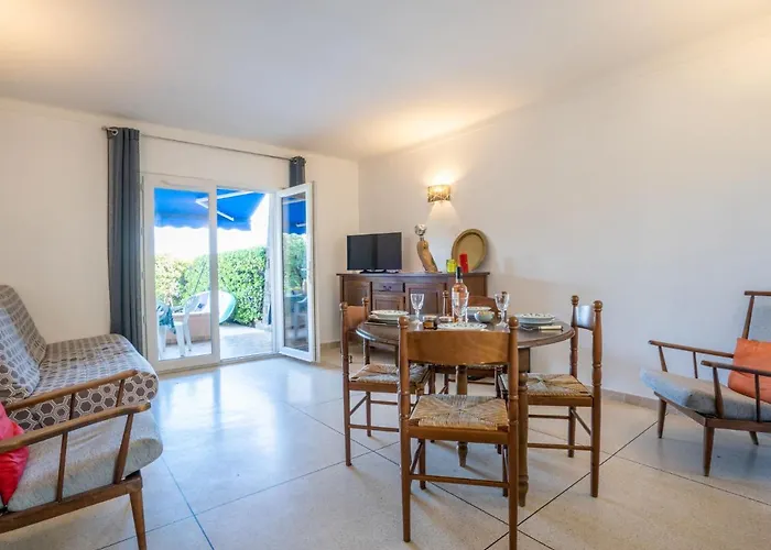 Les Mouettes By Interhome Daire Saint Aygulf